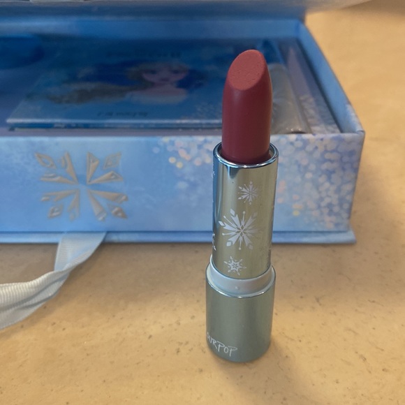 Colourpop Frozen II Elsa Makeup Set - Picture 4 of 4